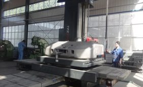 Articulating boom counterweight Articulating boom counterweight